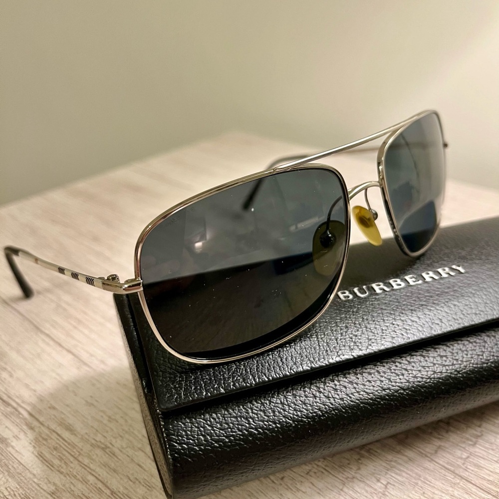 Burberry aviator sunglasses